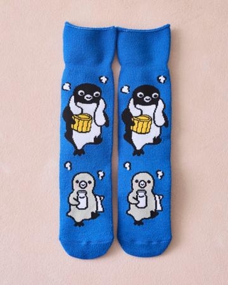 　「Ｓｕｉｃａ（スイカ）のペンギン裏起毛ルームソックス」（（Ｃ）Ｃｈｉｈａｒｕ　Ｓａｋａｚａｋｉ／ＪＲ東日本／ＤＥＮＴＳＵ）