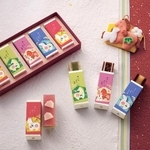 　両口屋是清の２０２６年の午年を祝う和菓子「干支ささらがた」