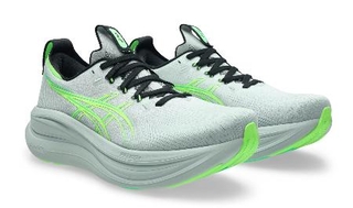 　アシックスジャパンの「ＧＥＬ-ＮＩＭＢＵＳ　２８」