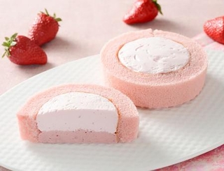 　ローソンの「ウチカフェ　プレミアムロールケーキ　とろける２層のストロベリー」