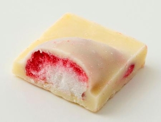 　近鉄リテーリングの「古都奈良ショコラ　古都華苺＆ホワイトチョコ」