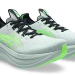 　アシックスジャパンの「ＧＥＬ-ＮＩＭＢＵＳ　２８」