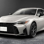 　トヨタ自動車が一部改良して発売したレクサスの「ＩＳ３００ｈ」（同社提供）