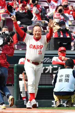 　「Ｃａｒｐ　Ｌｅｇｅｎｄ　Ｇａｍｅ」に参加した池谷公二郎さん＝２０２２年３月、マツダスタジアム