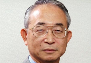 　青山やすし・明治大名誉教授