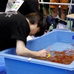 　一般の部で優勝した下牧竜大さん＝２０２４年８月１８日、奈良県大和郡山市の多目的体育館