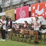 　運動会で演奏する市民楽団＝２０２４年９月７日、新潟県十日町市
