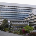 　慶応大病院＝東京都新宿区
