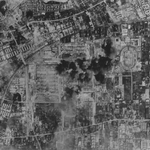 　空襲を受ける中島飛行機武蔵製作所（米国立公文書館所蔵）