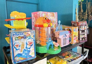 　「おもちゃの図書館プティ」に並べられた貸し出し用の玩具＝福井県鯖江市