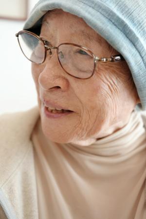 　取材に応える橋爪文子さん＝１１月、神奈川県鎌倉市