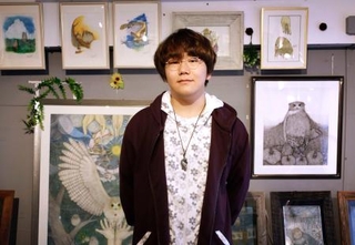 　画家の小林嵩史さん＝札幌市