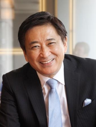 　取材に応じる藤岡幸夫さん＝１月、大阪市