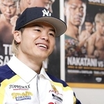 　インタビューに答える那須川天心選手