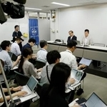　財務省から森友学園問題を巡る関連文書が開示され、元近畿財務局職員赤木俊夫さんの妻雅子さん側の弁護団が開いた記者会見＝１１日午後、大阪市北区