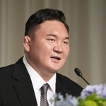 　日本相撲協会を退職し、記者会見する元宮城野親方の白鵬翔さん＝９日、東京都千代田区(