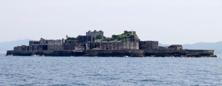 　世界遺産「明治日本の産業革命遺産」を構成する長崎市の端島（通称・軍艦島）＝５月