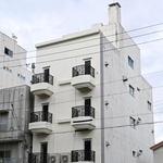 　高知市で新たに開設された５階建てビルのモスク＝１１日