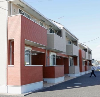 　福島県双葉町から埼玉県加須市に避難を続ける菅本章二さんが暮らす「みなし仮設」＝４月