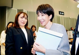 　１１日、国会内の会合に参加した高市前経済安保相