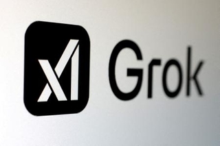 イーロン・マスク氏率いるＡＩ企業「ｘＡＩ」と「Ｇｒｏｋ」のロゴ＝２月１６日（ロイター＝共同）