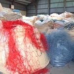 　全国各地から回収した漁網などの廃漁具＝宮城県気仙沼市