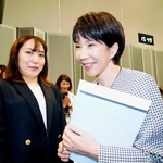 　１１日、国会内の会合に参加した高市前経済安保相