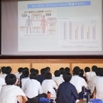 　愛知県豊川市立金屋中学校で開かれたがん教育講座＝６月