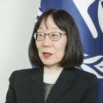 　取材に応じる国際刑事裁判所（ＩＣＣ）の赤根智子所長＝１５日、オランダ・ハーグ（共同）