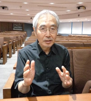 　社会保険労務士の安部敬太さん＝１０月