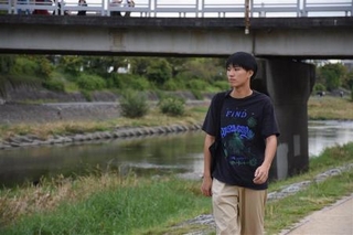 　原告の久保遼さん＝１０月、京都市