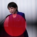 　記者会見する自民党の高市早苗新総裁＝４日午後６時１７分、東京・永田町の党本部