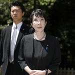 　終戦の日に靖国神社を参拝した高市早苗氏＝８月１５日、東京・九段北