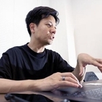 　インターネットラジオ「コテンラジオ」を主宰する深井龍之介さん