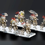 　ネコなどの動物を模した九谷焼で作った北村和義さんの作品（本人提供）