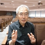 　社会保険労務士の安部敬太さん＝１０月