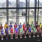 　ＳＶリーグの開幕前イベントに出席した各チームの選手＝１０月２日、東京都港区