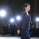 　皇居での首相任命式と閣僚認証式のため、首相官邸を出る高市早苗首相＝９月２１日