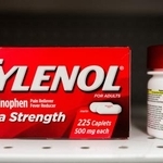 　解熱鎮痛剤タイレノール＝９月２４日、米ペンシルベニア州（ロイター＝共同）
