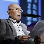 　「戦場体験放映保存の会」主催の証言集会で、戦争体験を語る坂上多計二さん＝９月、東京都千代田区