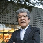 　取材に応じる社会学者の大沢真幸さん