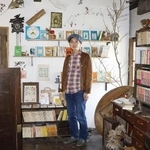 　「小鳩書房」を経営するハーブ農家の柴田翔太さん＝２０２５年１０月、北海道長沼町