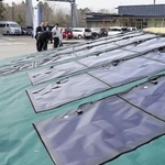 Ｊヴィレッジのペロブスカイト太陽電池＝３月、福島県楢葉町