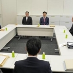 　自民党と日本維新の会が開いた衆院議員定数削減を巡る協議＝２１日、国会