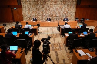 　ＮＨＫの次期会長が井上樹彦副会長に決まり、開かれた経営委員会の記者会見＝８日午後、東京都渋谷区