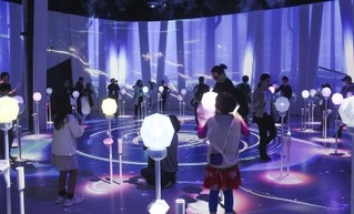 大阪・関西万博のパナソニックグループのパビリオンで開催された体験会＝３月、大阪市此花区