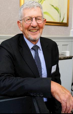 　英上院司法・内務委員会のフォスター委員長（本人提供・共同）