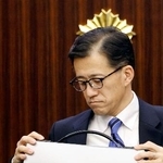 　記者会見に臨む警視庁の親家和仁刑事部長＝５日午前、東京都千代田区