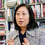 　インタビューに答える上智大の三浦まり教授