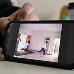 三宅唱監督が中３の時に友人らと作成した、登場人物らが追いかけっこをする映画＝１２月５日、ソウル（撮影・宋慶碩、共同）